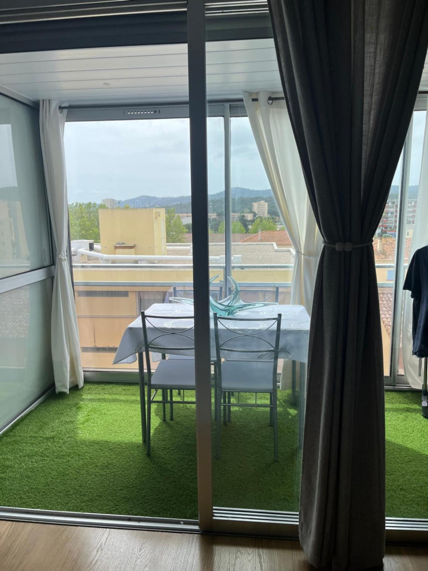Joli Apartemo O Centro Le Lavandou Εξωτερικό φωτογραφία